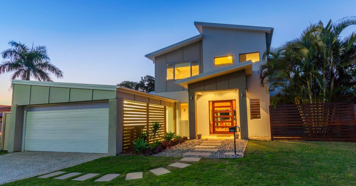 Stylish modern house in Cape Town featuring contemporary design and innovative construction. Perfect.